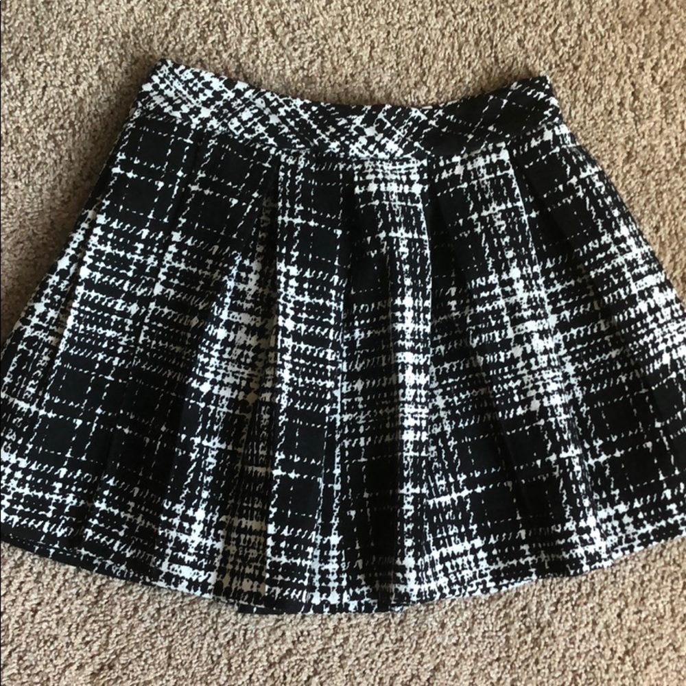 Banana republic pleated skirt